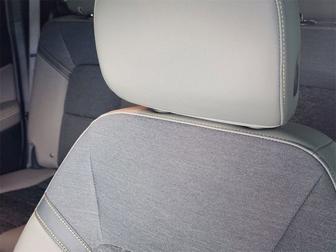 Certified 2024 Chevrolet Colorado ZR2 w/ Safety Package image 16