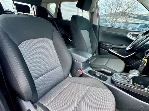 Used 2020 Kia Soul X-Line FWD image 13