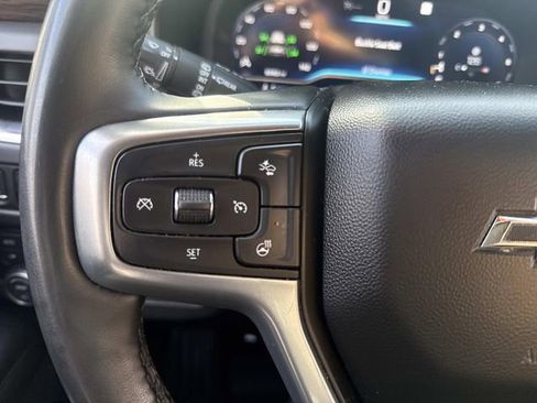 Used 2023 Chevrolet Suburban Z71 w/ Z71 Off-Road Package AWD/4WD image 31