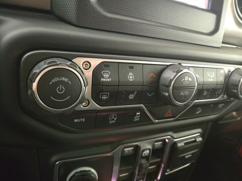 Used 2019 Jeep Wrangler Unlimited Sport S AWD/4WD image 26
