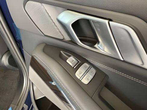 Used 2026 BMW X7 xDrive40i image 25