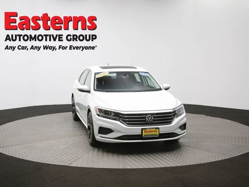 Used 2022 Volkswagen Passat 2.0T SE image 88