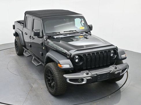 Used 2023 Jeep Gladiator Sport image 18