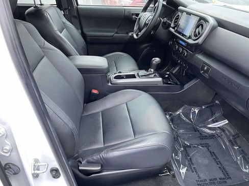 Used 2022 Toyota Tacoma TRD Off-Road w/ TRD Premium Off Road Package image 48