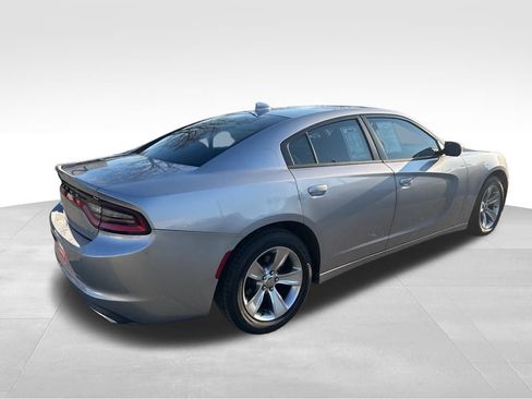 Used 2016 Dodge Charger SXT image 5