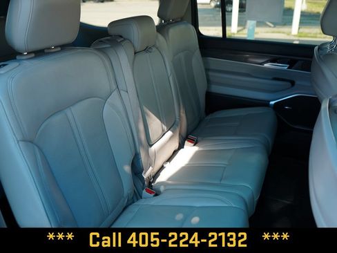 Used 2024 Jeep Wagoneer Series II w/ Flexible Seating Group RWD image 23