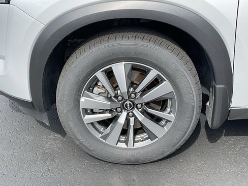 Used 2025 Nissan Pathfinder SL AWD/4WD image 9