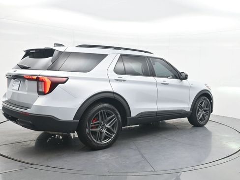 Used 2026 Ford Explorer ST-Line w/ ST-Line Street Pack RWD image 5