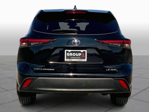 Certified 2024 Toyota Highlander LE image 5
