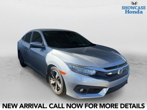 Used 2018 Honda Civic Touring image 6