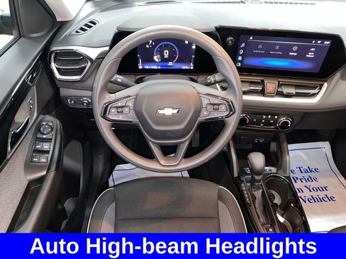 Used 2025 Chevrolet TrailBlazer LS w/ LS Convenience Package AWD/4WD image 12