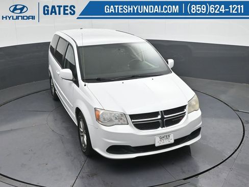 Used 2016 Dodge Grand Caravan SE image 39