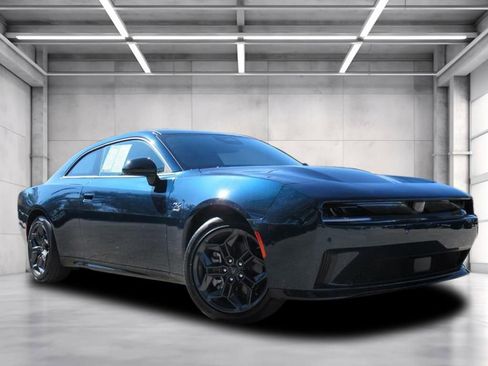 Used 2025 Dodge Charger R/T w/ Sun & Sound Package image 1