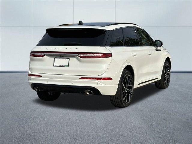 Used 2025 Lincoln Corsair Grand Touring w/ Equipment Group 302A AWD/4WD image 6