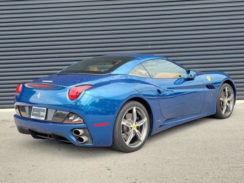 Used 2014 Ferrari California RWD image 7