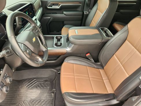 Used 2025 Chevrolet Silverado 2500 High Country w/ High Country Premium Package AWD/4WD image 14