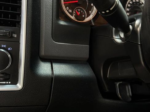 Used 2016 RAM 1500 Classic SLT AWD/4WD image 30