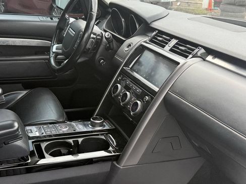 Used 2017 Land Rover Discovery First Edition AWD/4WD image 12