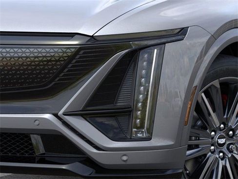 New 2026 Cadillac Lyriq V image 10