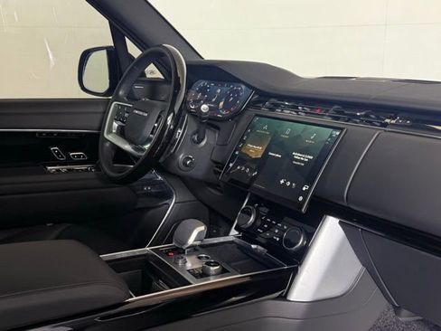 Certified 2023 Land Rover Range Rover SE image 17