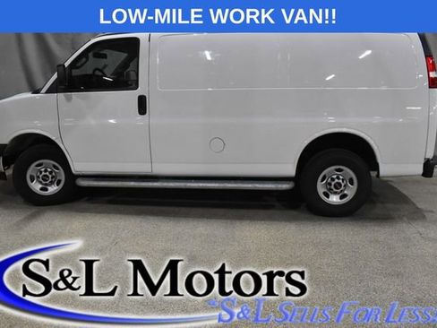 Used 2024 GMC Savana 2500 w/ Driver Convenience Package image 5