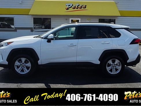 Used 2021 Toyota RAV4 XLE image 1