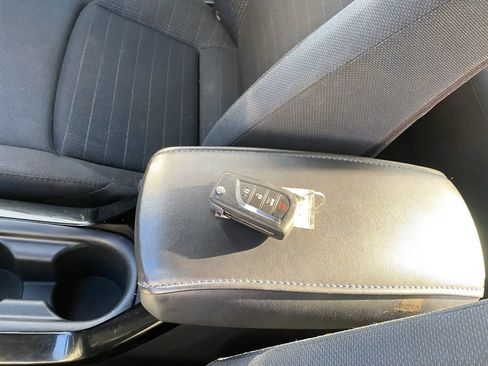 Used 2021 Toyota Corolla SE FWD image 28