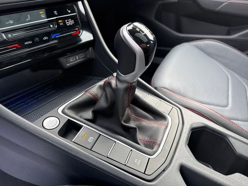 Certified 2025 Volkswagen Jetta GLI Autobahn w/ GLI Black Package image 38