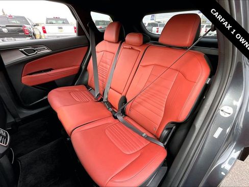 Used 2025 Kia Sportage SX image 21