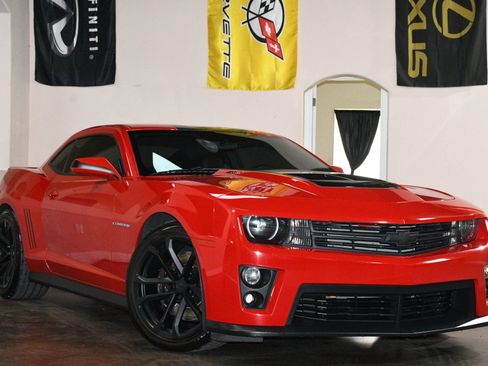 Used 2013 Chevrolet Camaro ZL1 w/ Gray Stripe Package RWD image 3