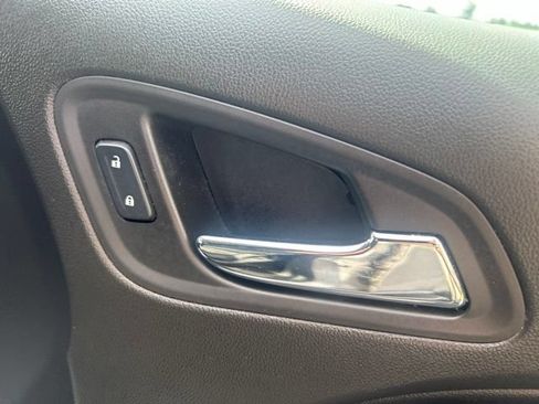 Used 2015 GMC Canyon SLE AWD/4WD image 41