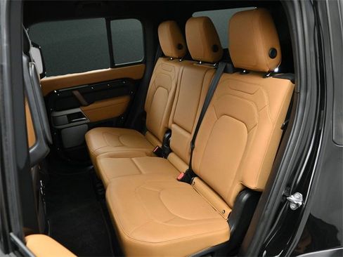 Used 2024 Land Rover Defender 130 S image 15