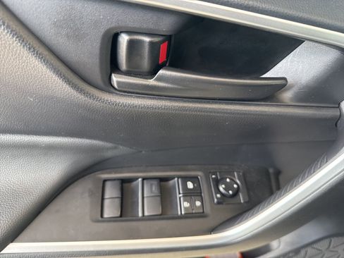 Used 2025 Toyota RAV4 LE image 5