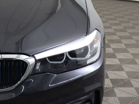 Used 2018 BMW 530e xDrive AWD/4WD image 16
