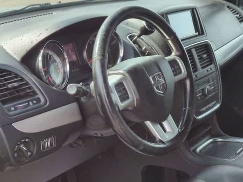 Certified 2019 Dodge Grand Caravan GT FWD image 7