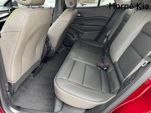 Used 2024 Chevrolet Trax ACTIV w/ Sunroof Package image 13