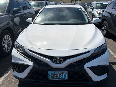 Used 2021 Toyota Camry SE FWD image 1