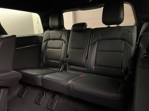 Used 2025 Lincoln Navigator Reserve w/ Jet Appearance Package image 32