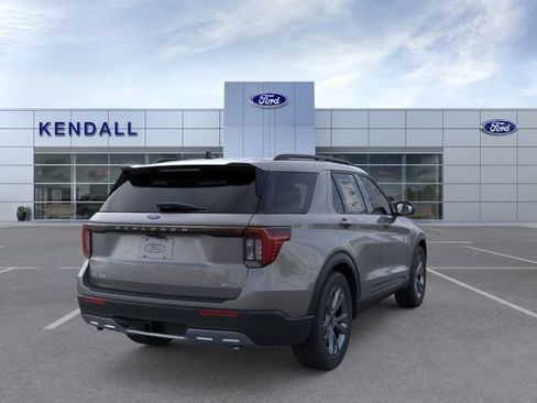 New 2026 Ford Explorer Active w/ Active Comfort Package image 8