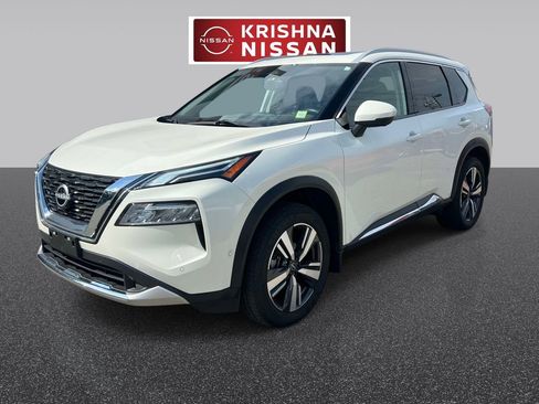 Used 2023 Nissan Rogue Platinum image 2