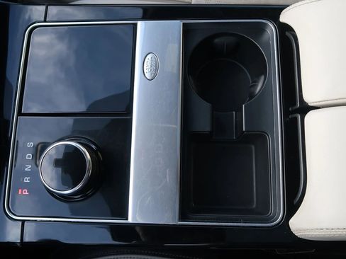 Used 2018 Land Rover Range Rover Velar image 32