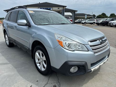 Used 2014 Subaru Outback 2.5i Limited AWD/4WD image 2