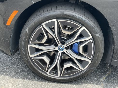 Used 2024 BMW iX xDrive50 w/ Sport Package AWD/4WD image 27