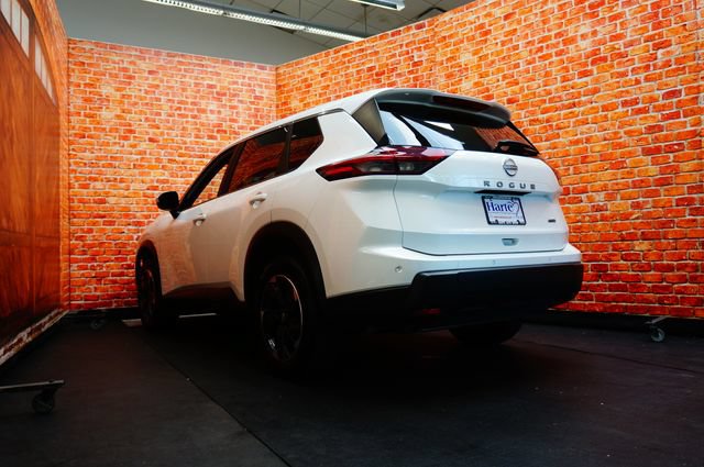 Certified 2025 Nissan Rogue SV AWD/4WD image 7