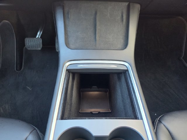 Used 2025 Tesla Model Y Long Range AWD/4WD image 32