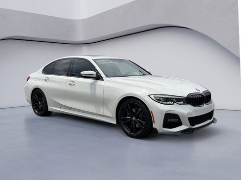 Used 2019 BMW 330i Sedan w/ M Sport Package RWD image 7