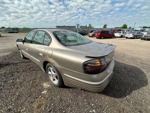 Used 2001 Pontiac Bonneville SE FWD image 49