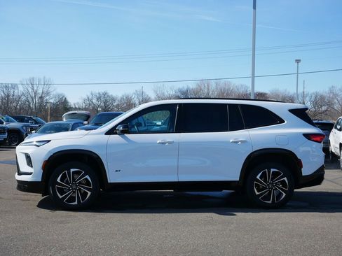 Used 2025 Buick Enclave Sport Touring image 4