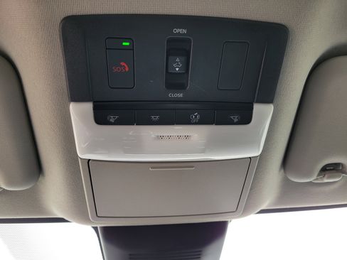 Used 2023 Nissan Sentra SR w/ SR Premium Package image 30