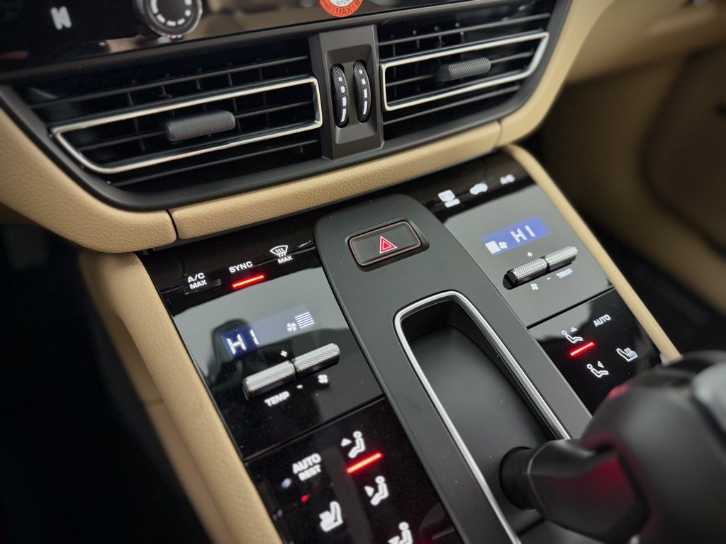 Certified 2026 Porsche Macan S AWD/4WD image 25